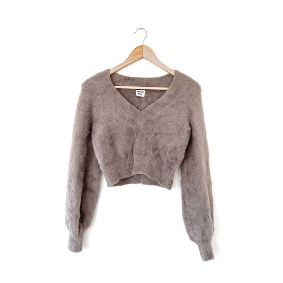 Aritzia Sweaters - Aritzia Sunday Best Kitten V-Neck Fuzzy Knit Sweater